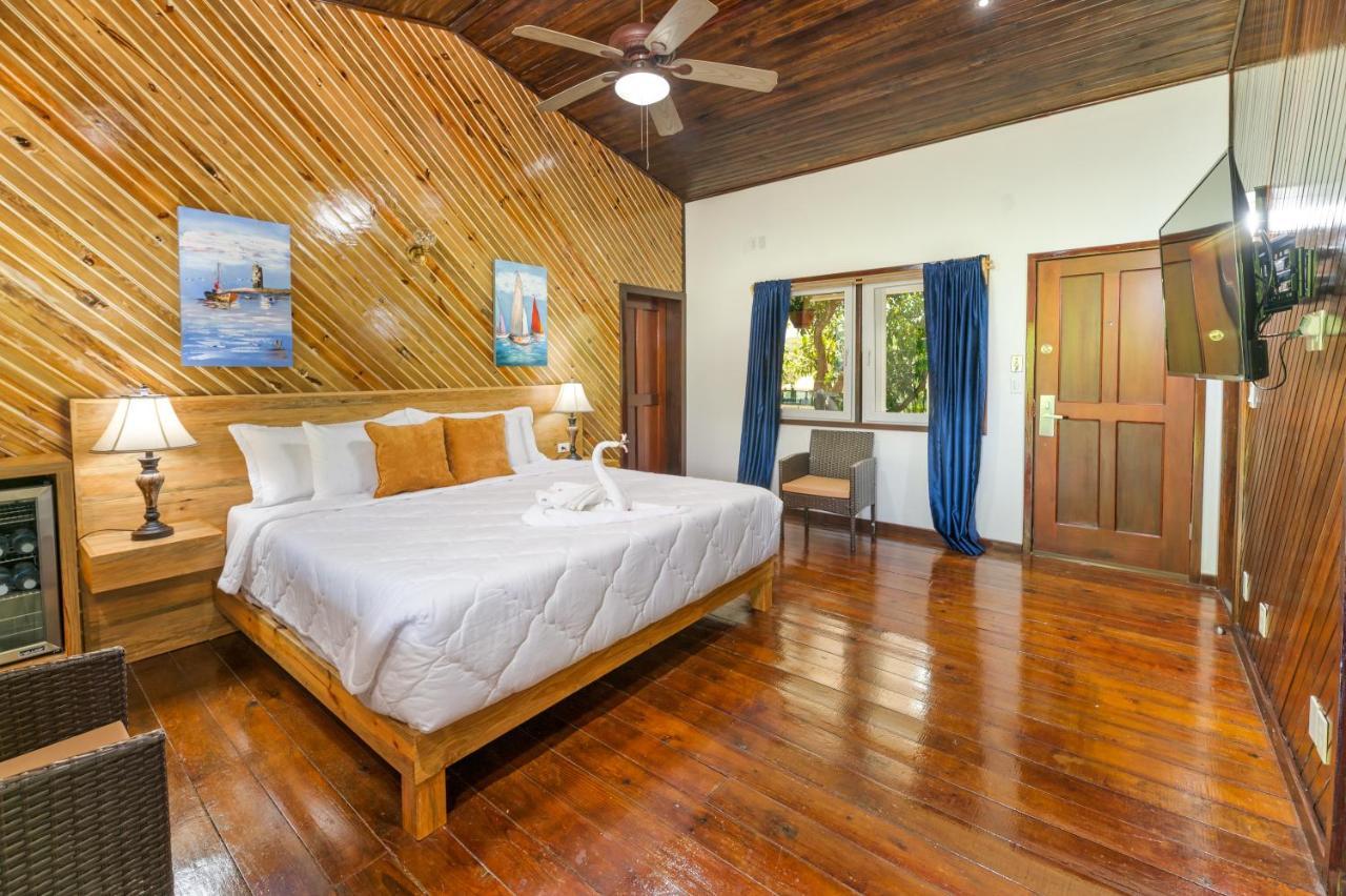 Hotel And Dive Center Roatan Yacht Club French Harbour Extérieur photo