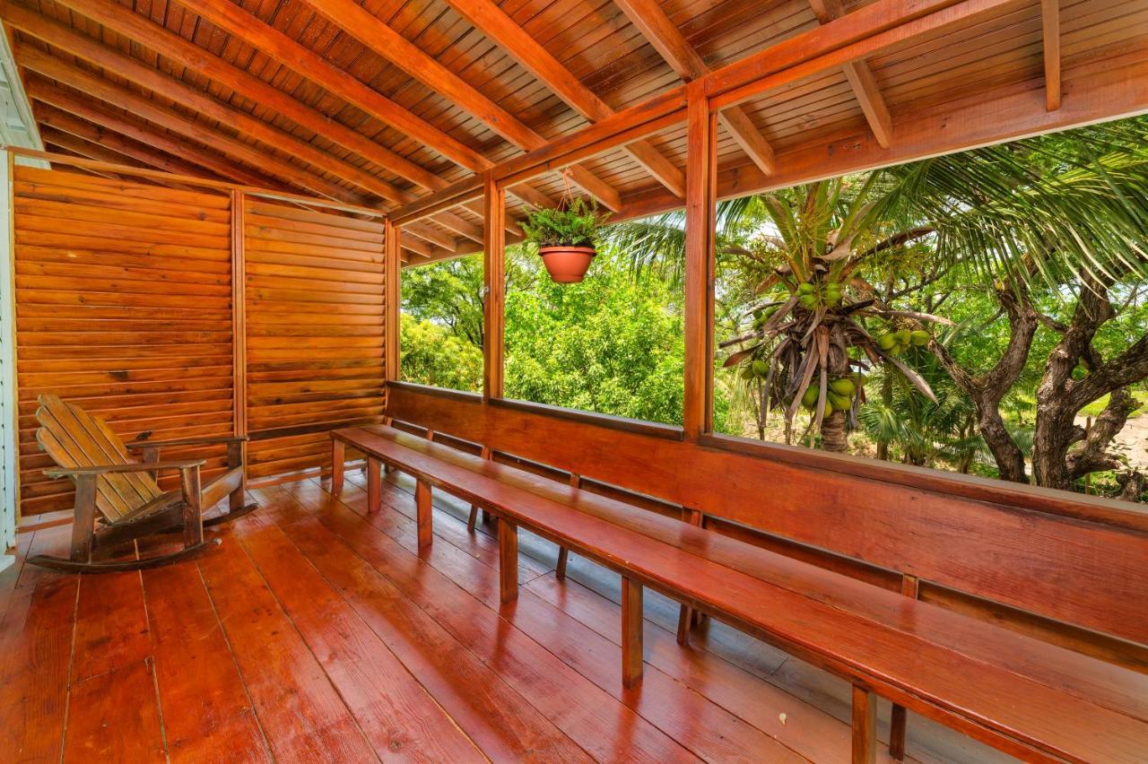 Hotel And Dive Center Roatan Yacht Club French Harbour Extérieur photo