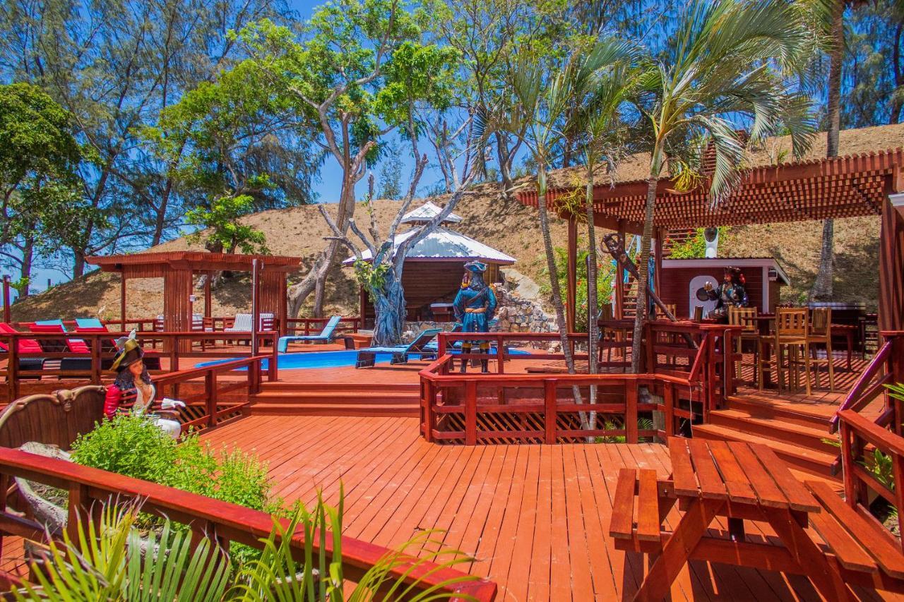 Hotel And Dive Center Roatan Yacht Club French Harbour Extérieur photo