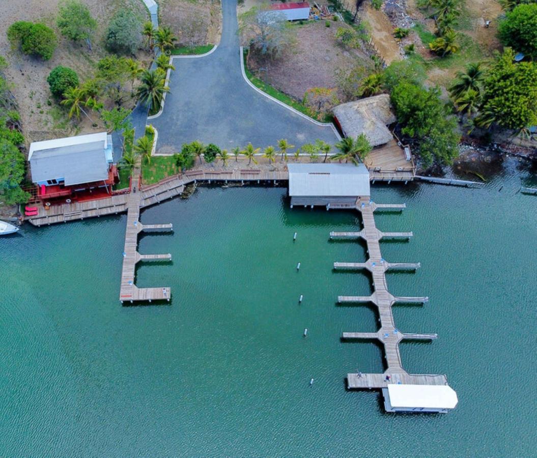 Hotel And Dive Center Roatan Yacht Club French Harbour Extérieur photo