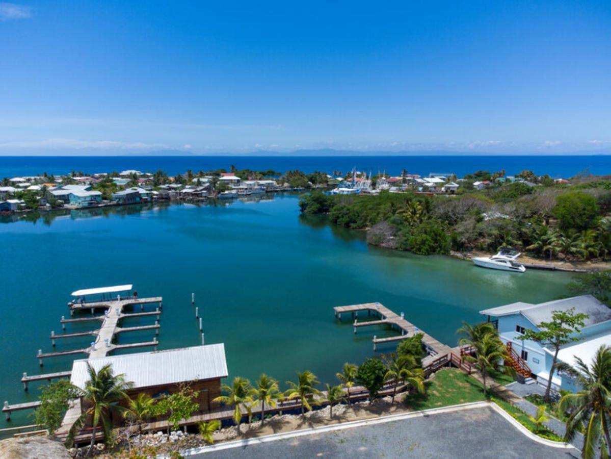 Hotel And Dive Center Roatan Yacht Club French Harbour Extérieur photo