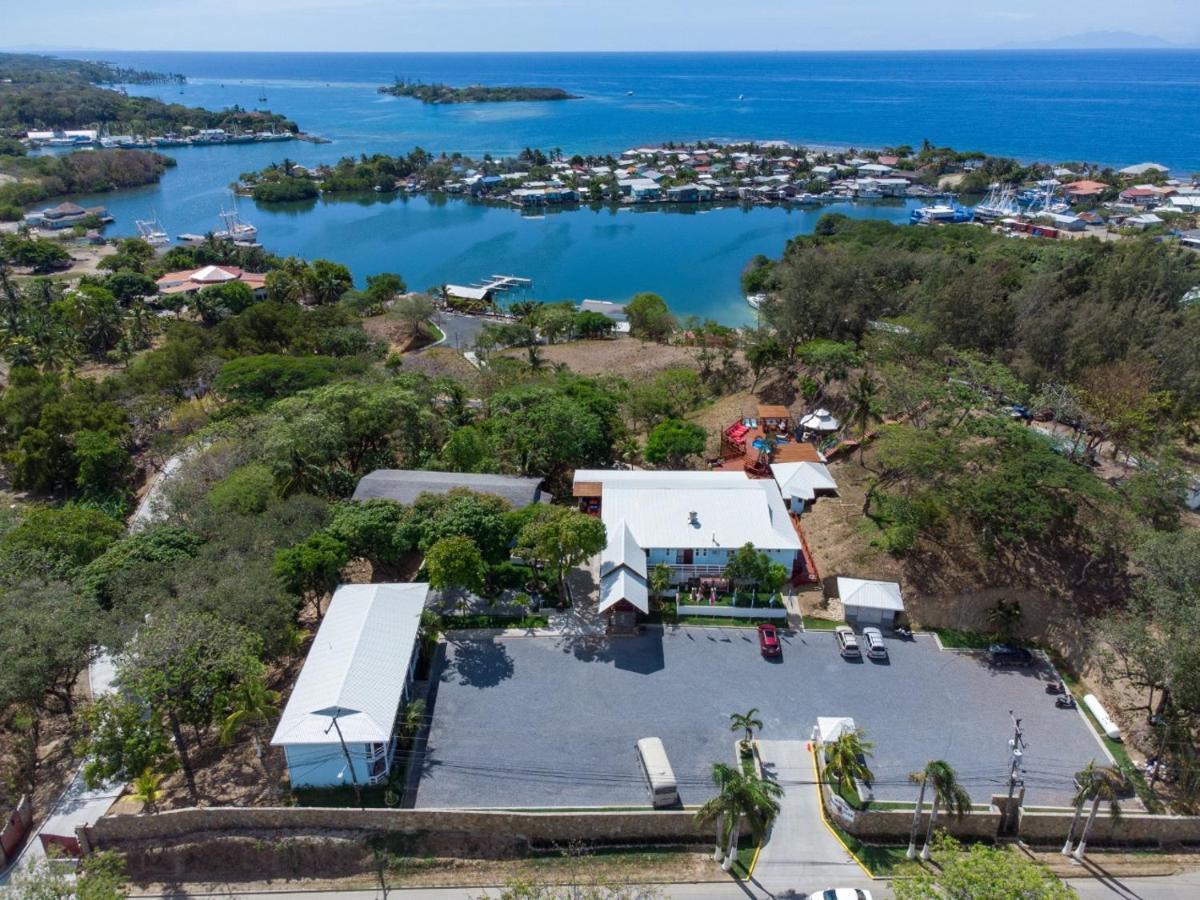Hotel And Dive Center Roatan Yacht Club French Harbour Extérieur photo