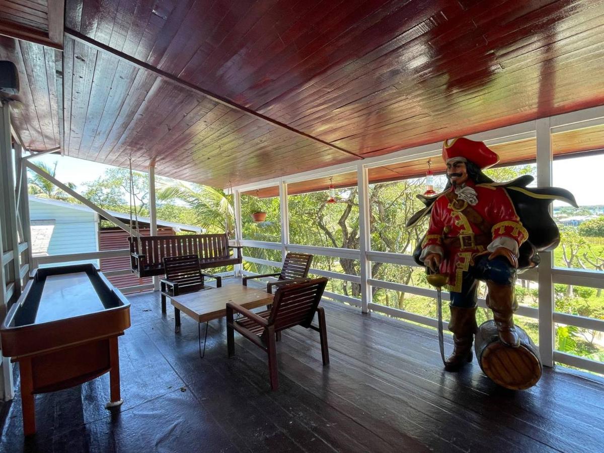 Hotel And Dive Center Roatan Yacht Club French Harbour Extérieur photo