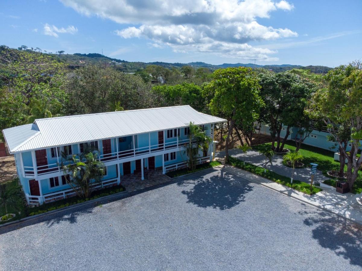 Hotel And Dive Center Roatan Yacht Club French Harbour Extérieur photo