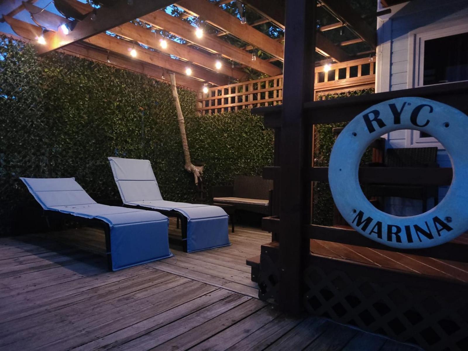 Hotel And Dive Center Roatan Yacht Club French Harbour Extérieur photo